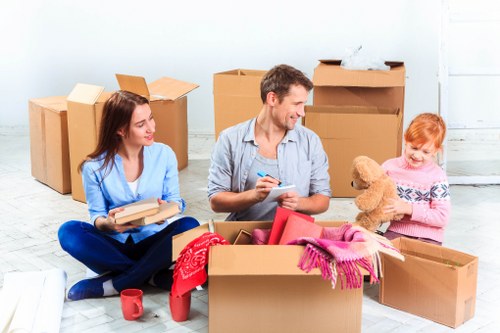 Packing and loading support for short notice moving