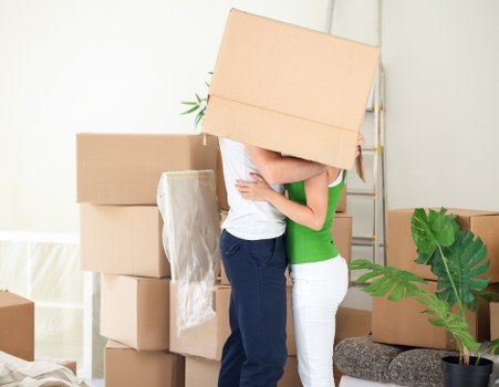 Packing and furniture handling during a local removal service